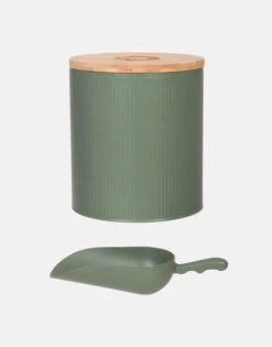 Conteneur à Croquettes Chiens Et Chats En Métal 7 Conteneur à Croquettes Chiens Et Chats En Métal -Hariet & Rosie FOJ 2174 PBTH01 J Green small product image 2 Marketplace WorkingFormat Marketplace Converted Zoom