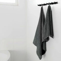 Serviette De Toilette Gaufrée En Lin (3 Couleurs) -Hariet & Rosie Kind pellavapyyhe musta