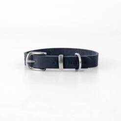 Collier Pour Chien En Cuir Souple The Classic 24 Collier Pour Chien En Cuir Souple The Classic -Hariet & Rosie collar navy silver min 1