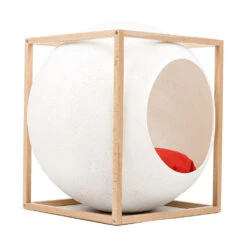 Le Cube Meyou -Hariet & Rosie web cat cube wood ivory meyou paris side